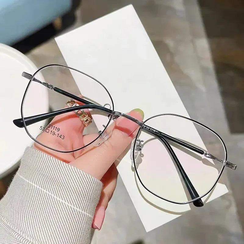Ultra-Light Myopia Glasses