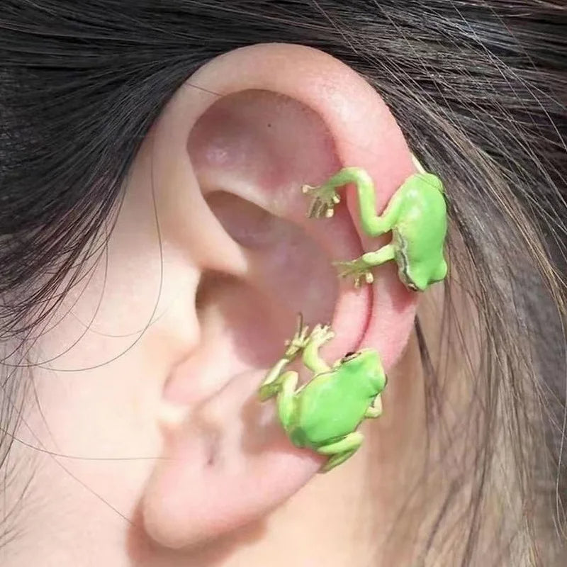 Gothic Green Frog Ear Clip