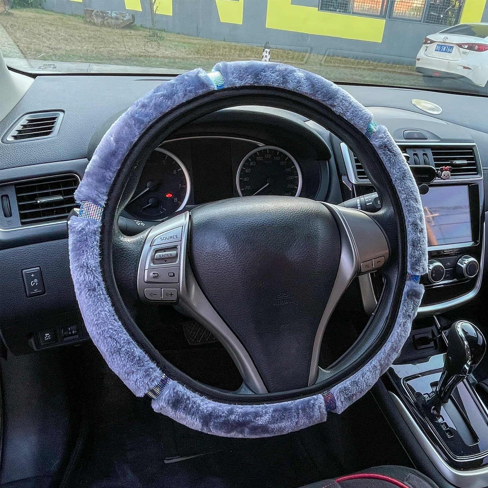 【LM417】Universal 37-38cm Soft Plush Rhinestone Car Steering Wheel Cover
