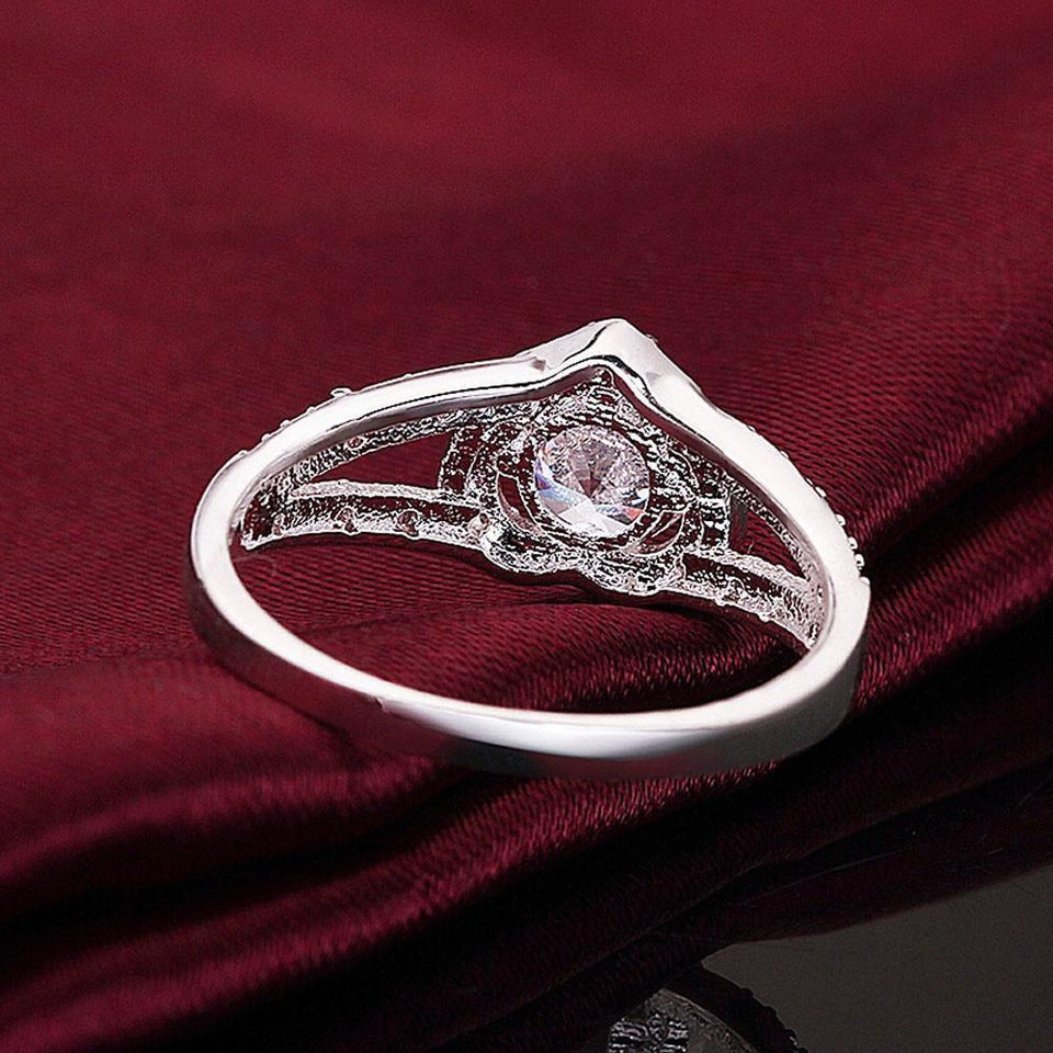 Exquisite Silver Heart-shaped Wedding Rings zircon Ring