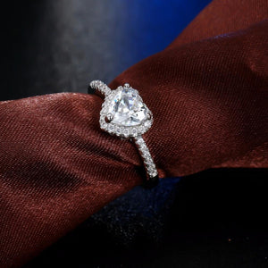 Fashion Crystal Heart Shaped Wedding Ring
